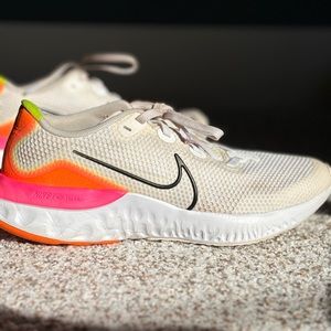 Women Nike Shoes 7.5